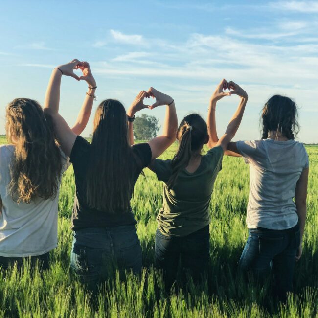 teen girls friendship | hiddenriverhealing.com